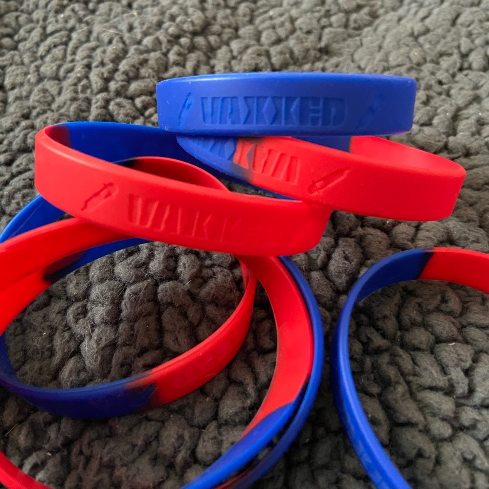 VAXXED Red/Blue Ombré Silicone bracelet NEW!Unisex - Picture 1 of 5